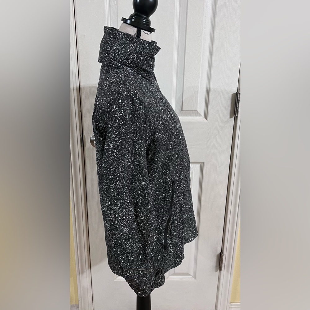 Lululemon Here To Move Jacket - Picture 6 of 13